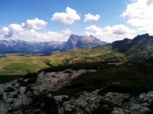 Escursione Dallalpe Di Siusi Al Rifugio Bolzano Un Castello Tra I Monti