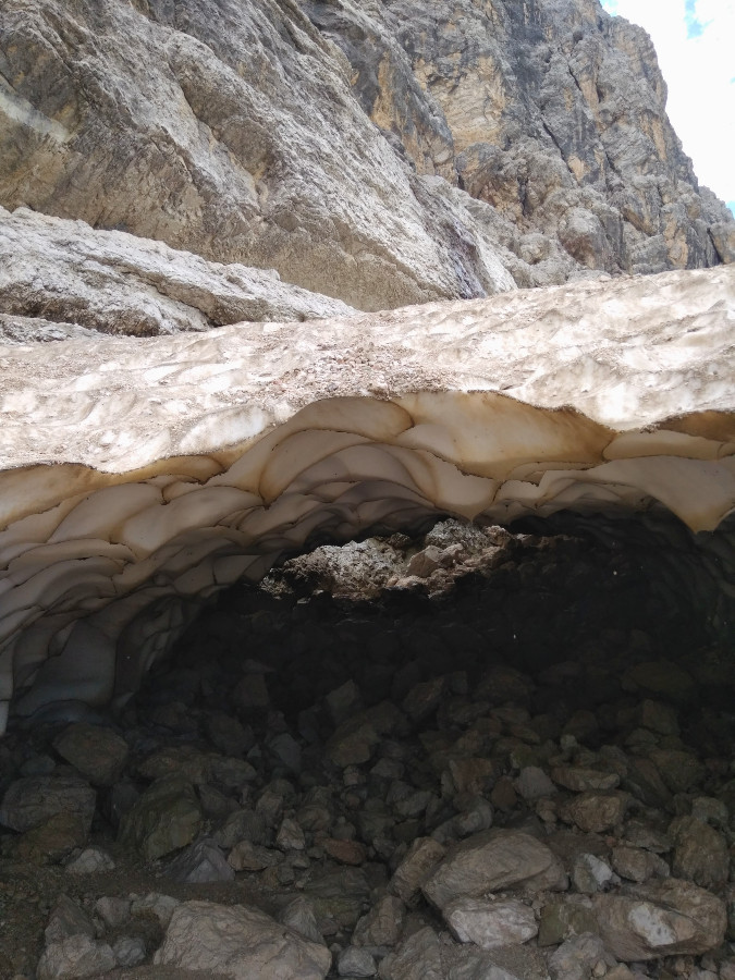 escursione alla grotta delle neve sasso della croce